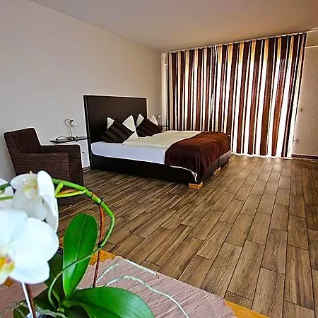 Kaiser's Weinland Hotel